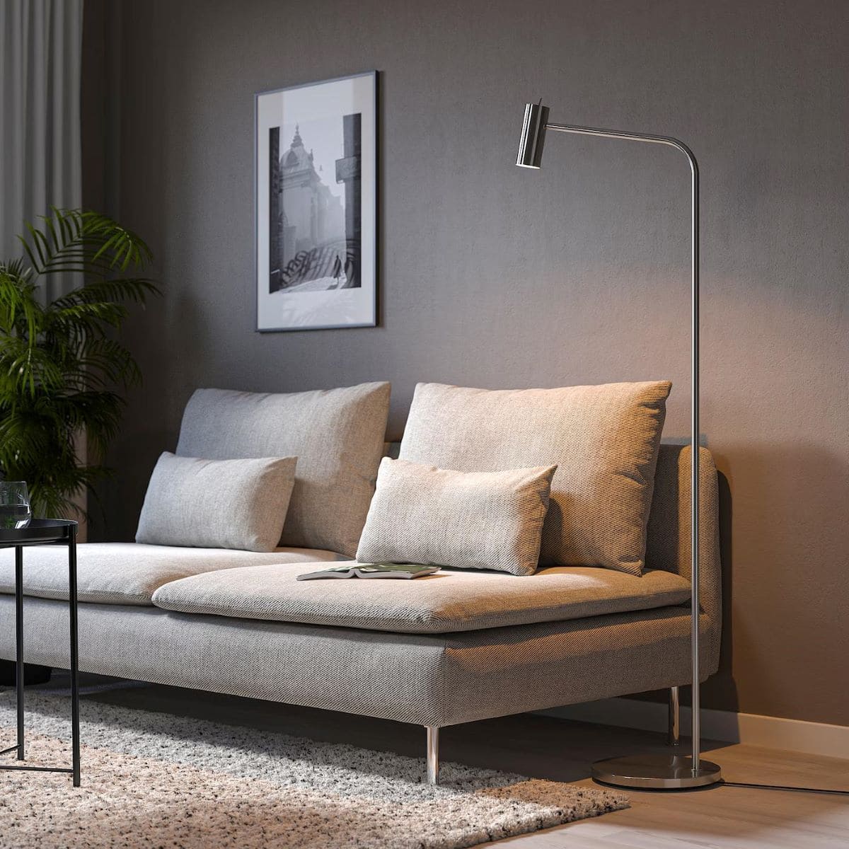 Lámpara de pedestal VIRRMO