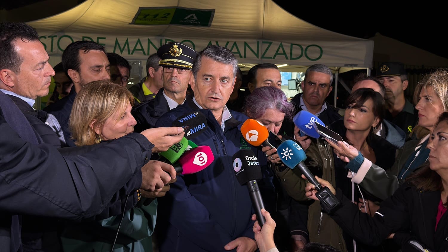 Antonio Sanz, durante su atención a los medios en el Puesto de Mando Avanzado en Jerez