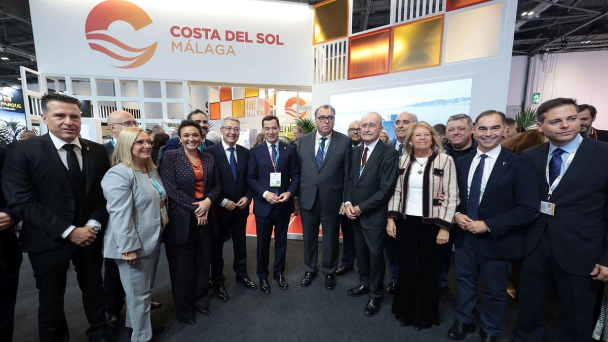 Juanma Moreno no acudirá finalmente a Londres