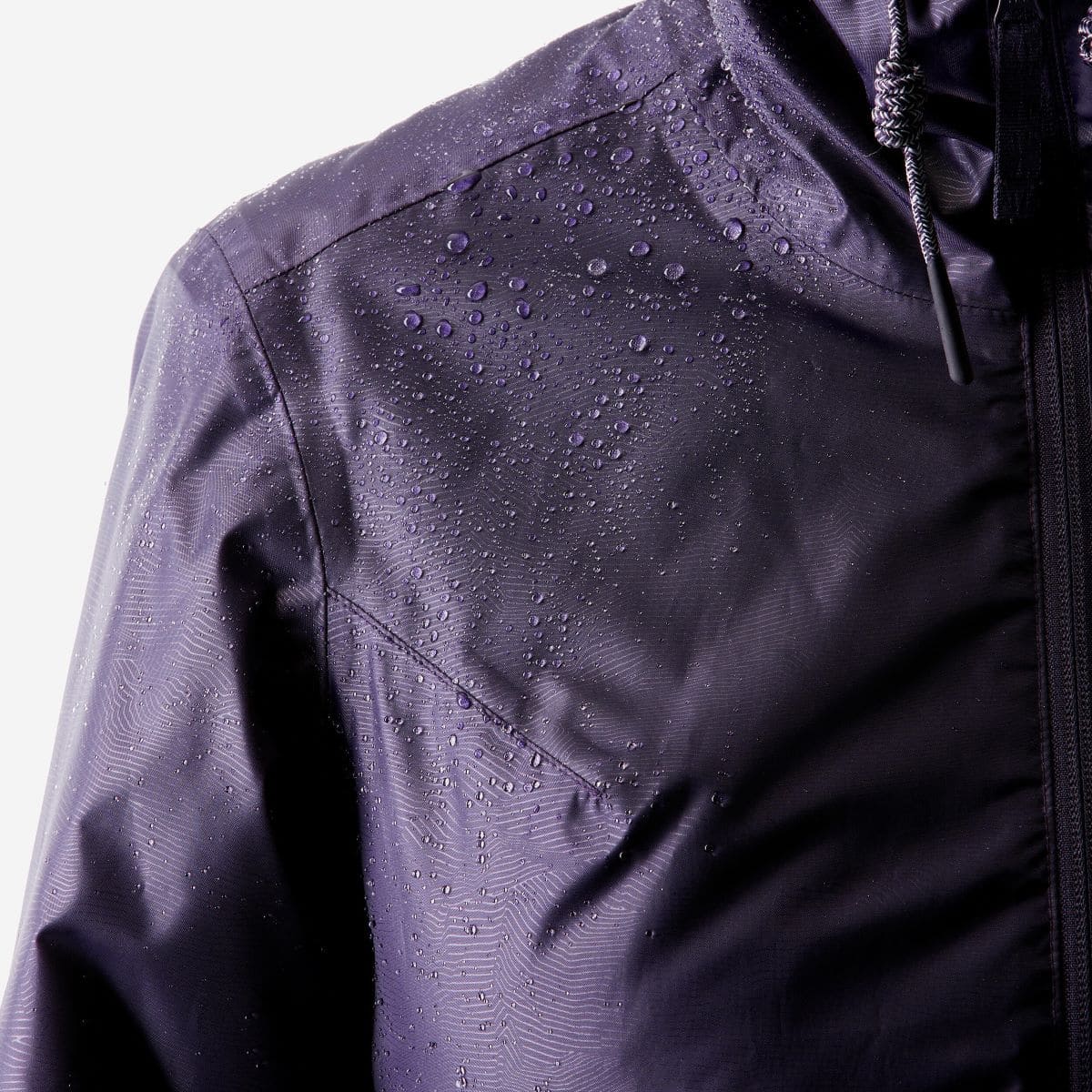 Chaqueta impermeable Quechua SH100 de Decathlon