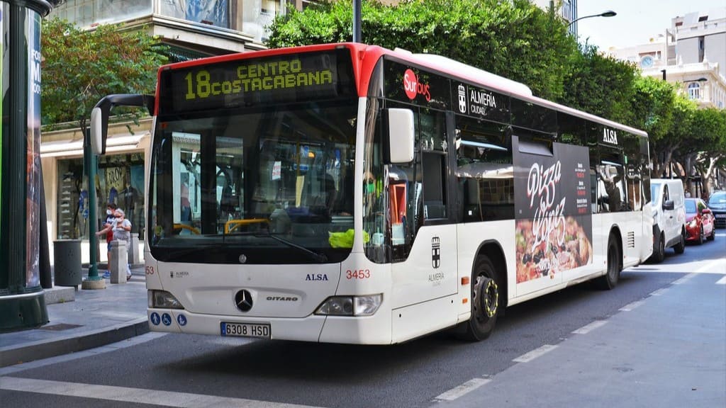 La empresa Surbús ha programado paros en Almería
