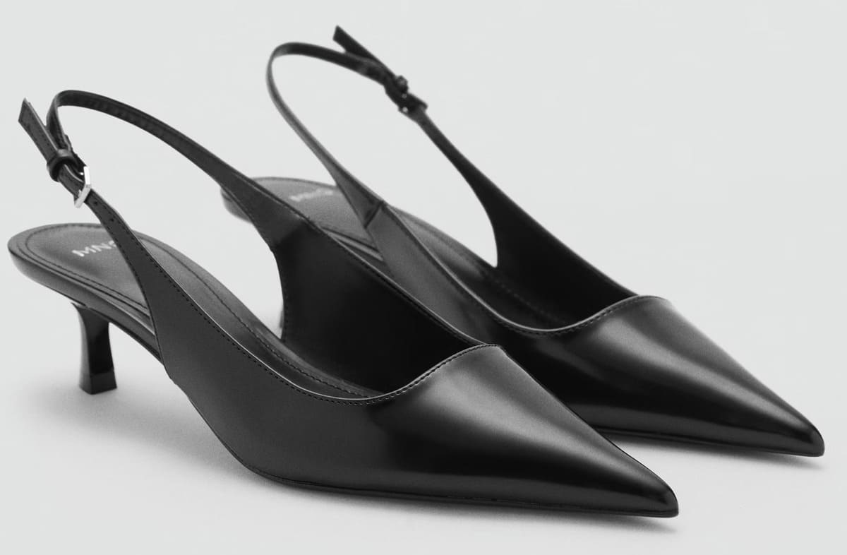 El zapato destalonado con tacón kitten negro de Mango