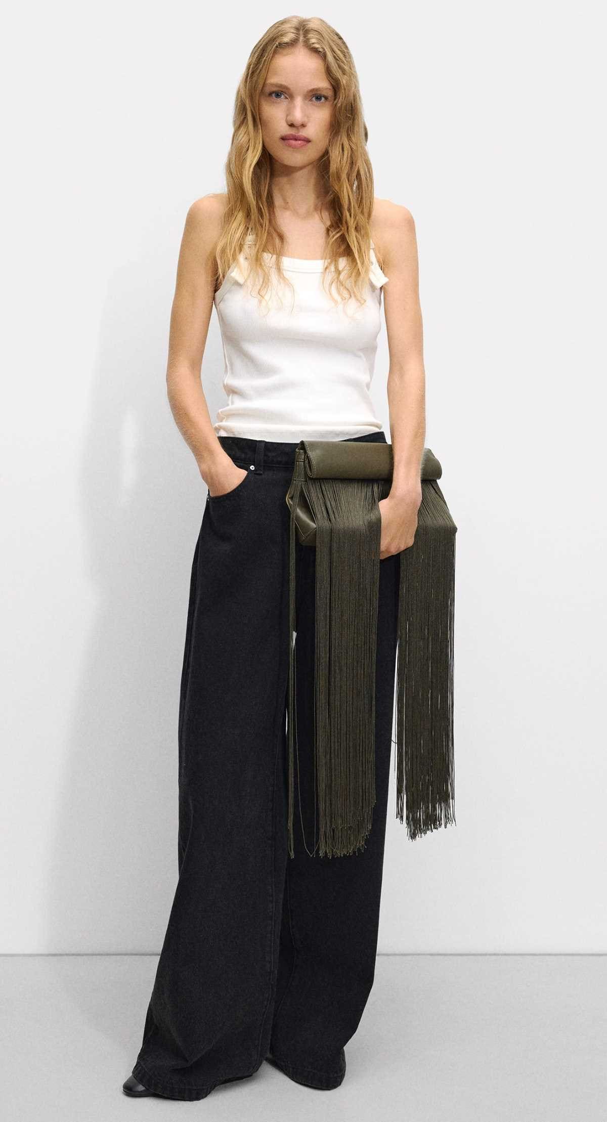 Bolsa de fiesta con flecos de Parfois