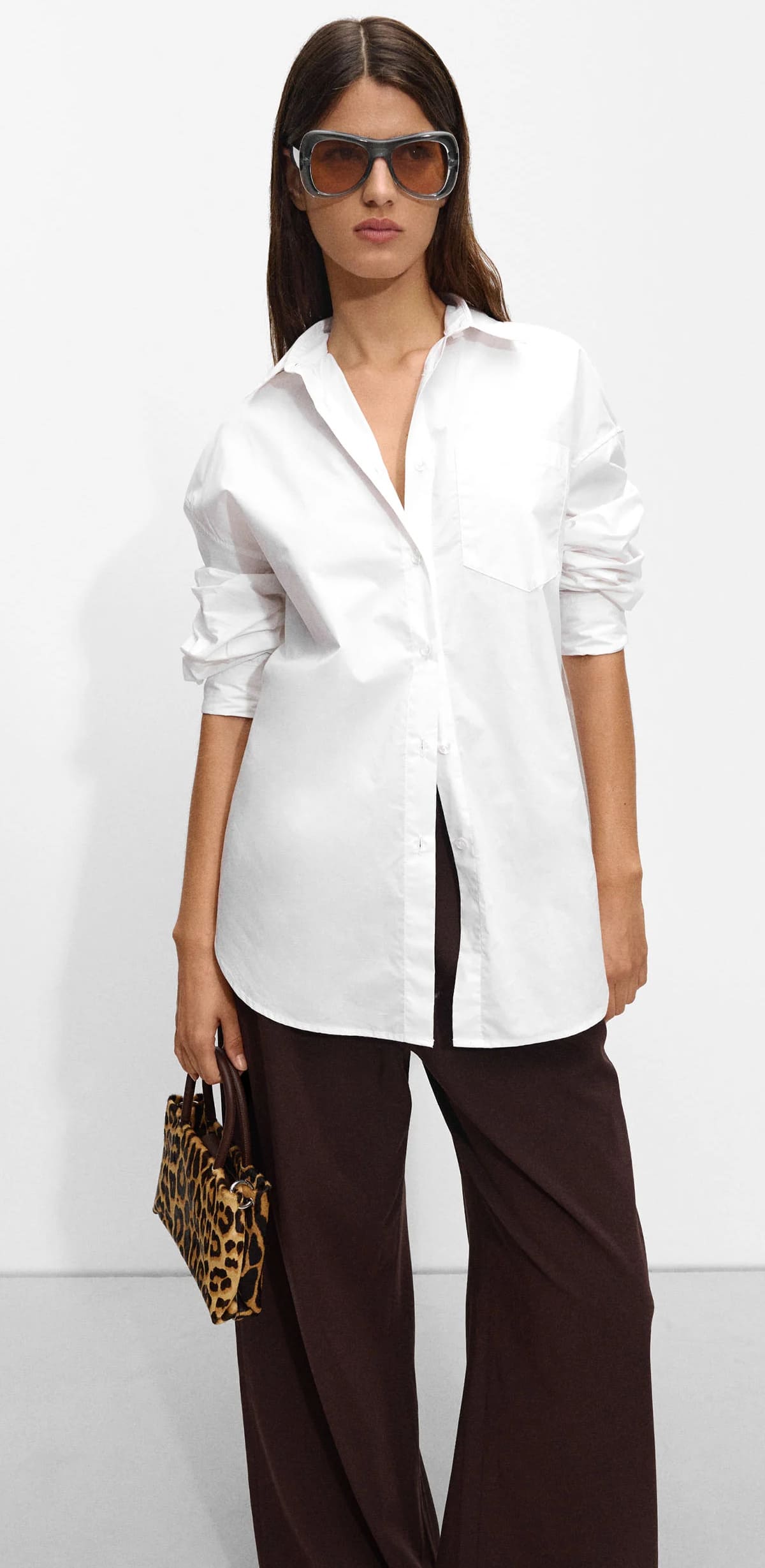 La nueva camisa de 100% algodón en color blanco de Parfois