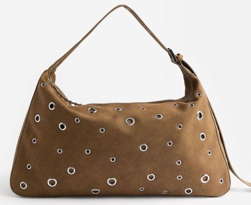 Bolso de hombro con tachuelas