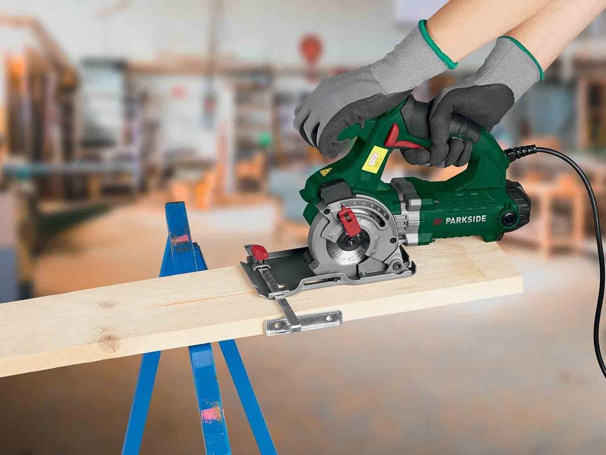 Sierra de inmersión eléctrica de 710 W Parkside