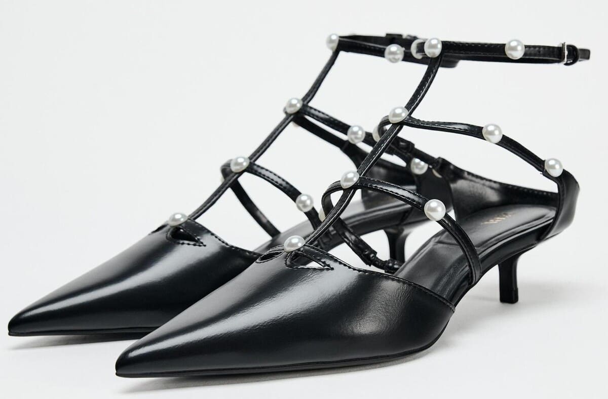 Zapatos de tiras con perlas