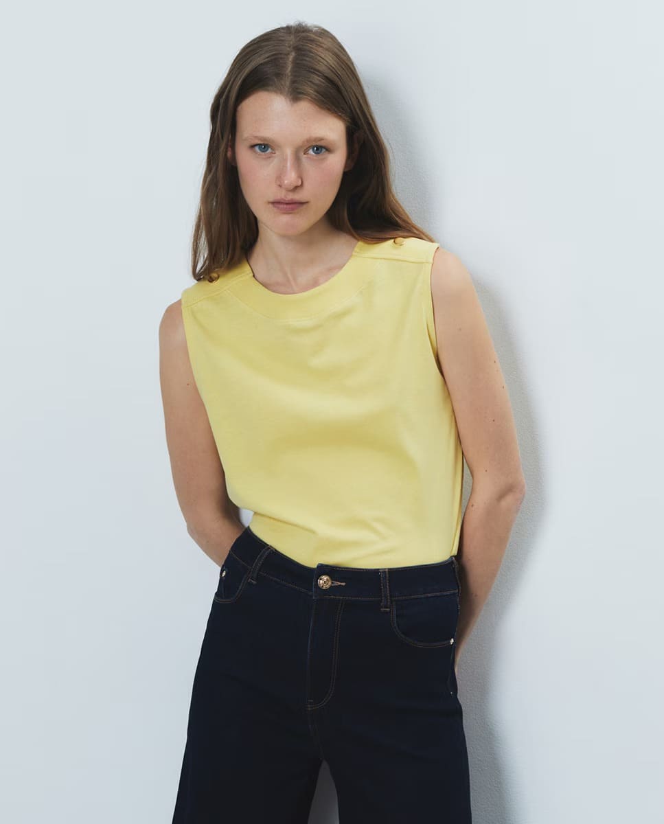 La camiseta de tirantes lisa en color amarillo de Sfera en El Corte Inglés