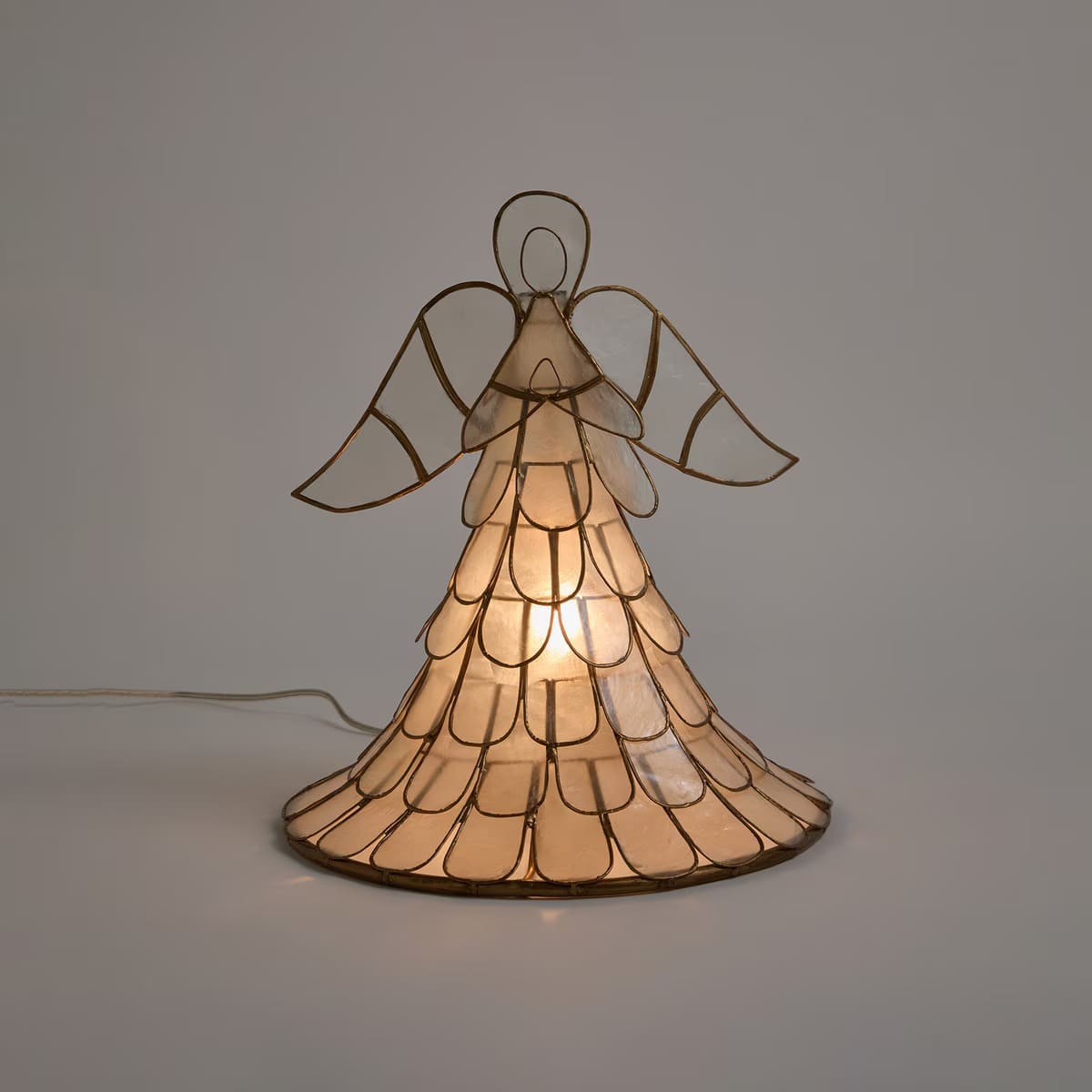 La lámpara de mesa en forma de Ángel de Navidad de El Corte Inglés