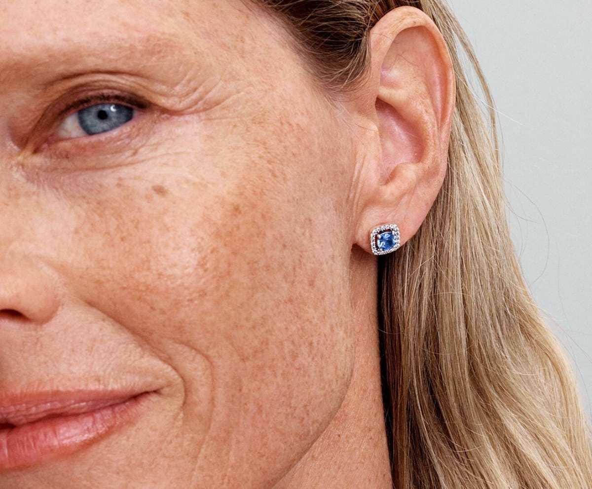 Pendientes de botón Halo Azul Cuadrado Brillante de Pandora