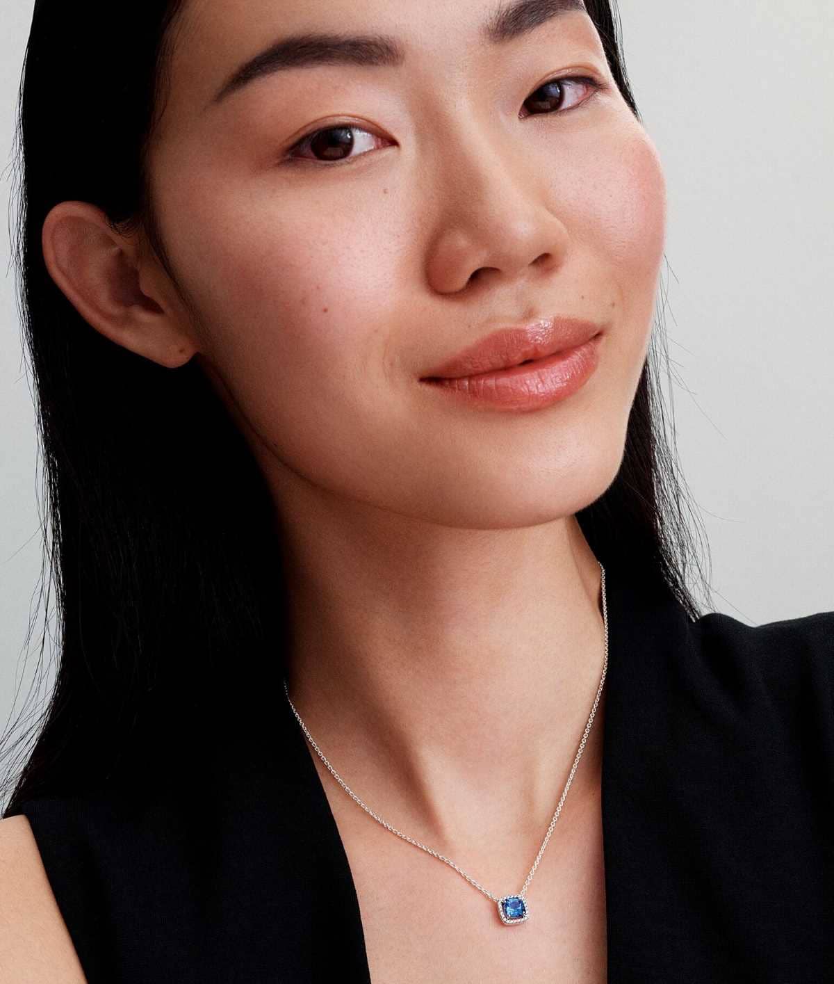 Collar Halo Azul Cuadrado Brillante de Pandora