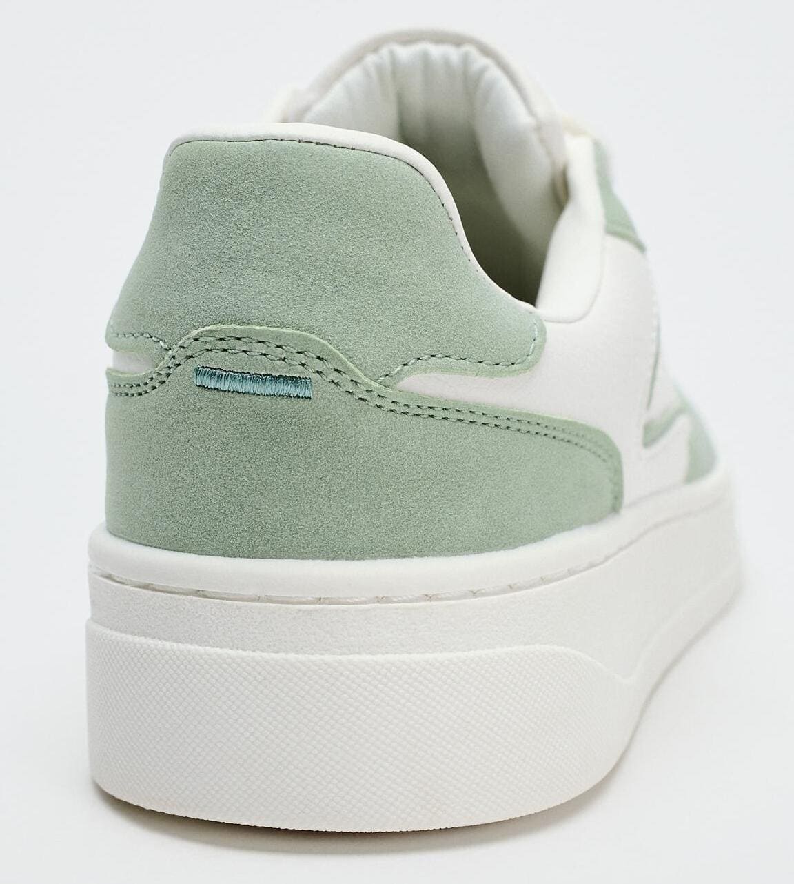 Las zapatillas deportivas tipo bamba combinadas a color de Zara