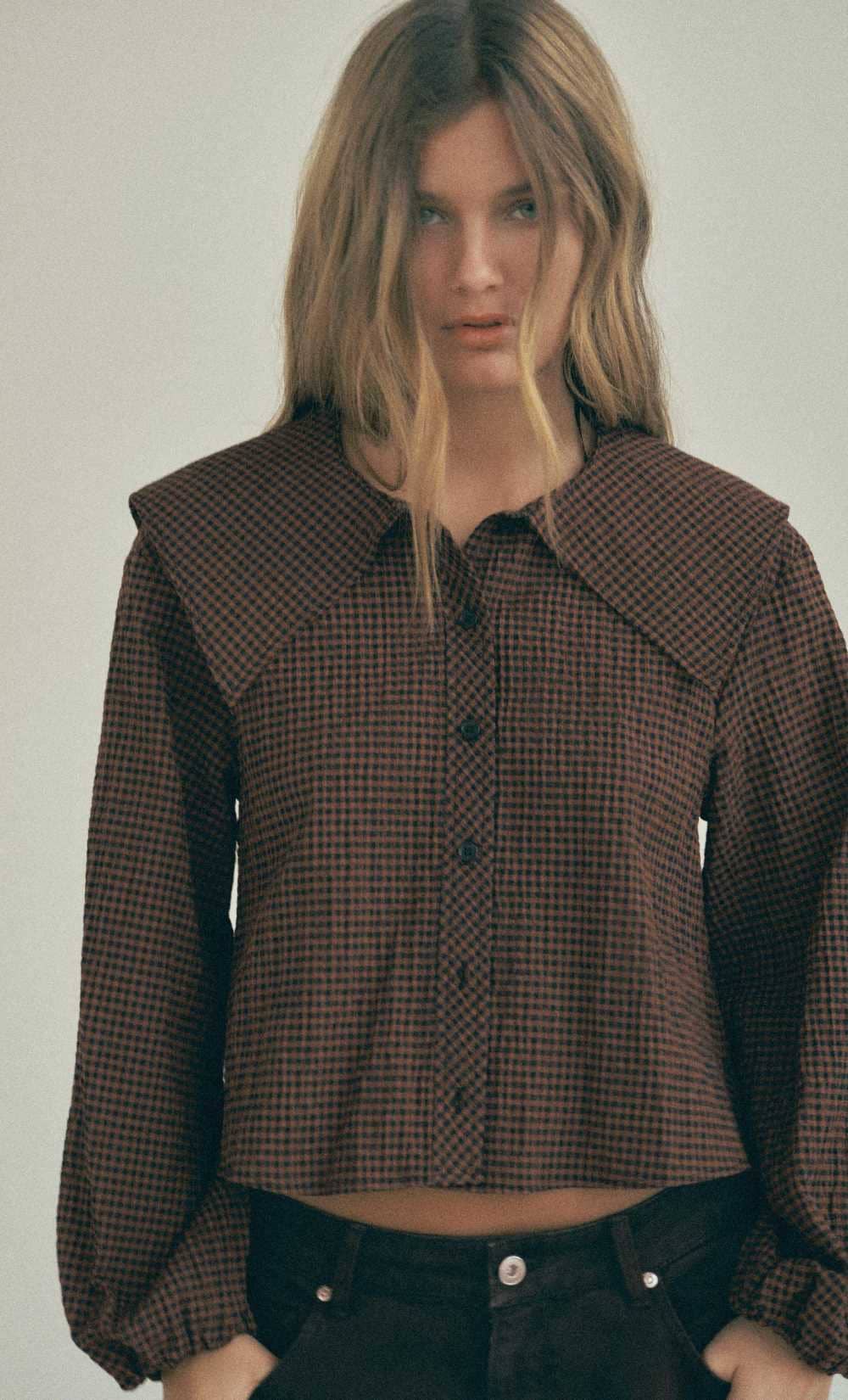 Camisa cuello bobo cuadros de Zara