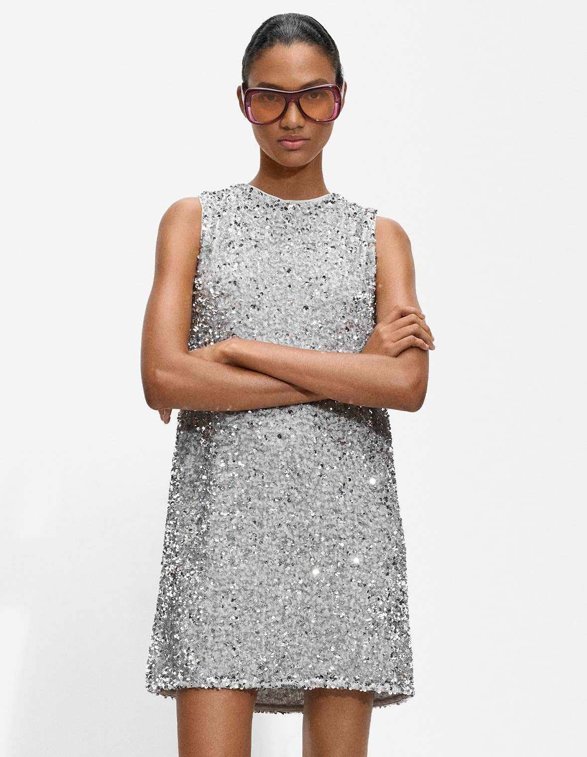 Vestido corto con lentejuelas de Parfois