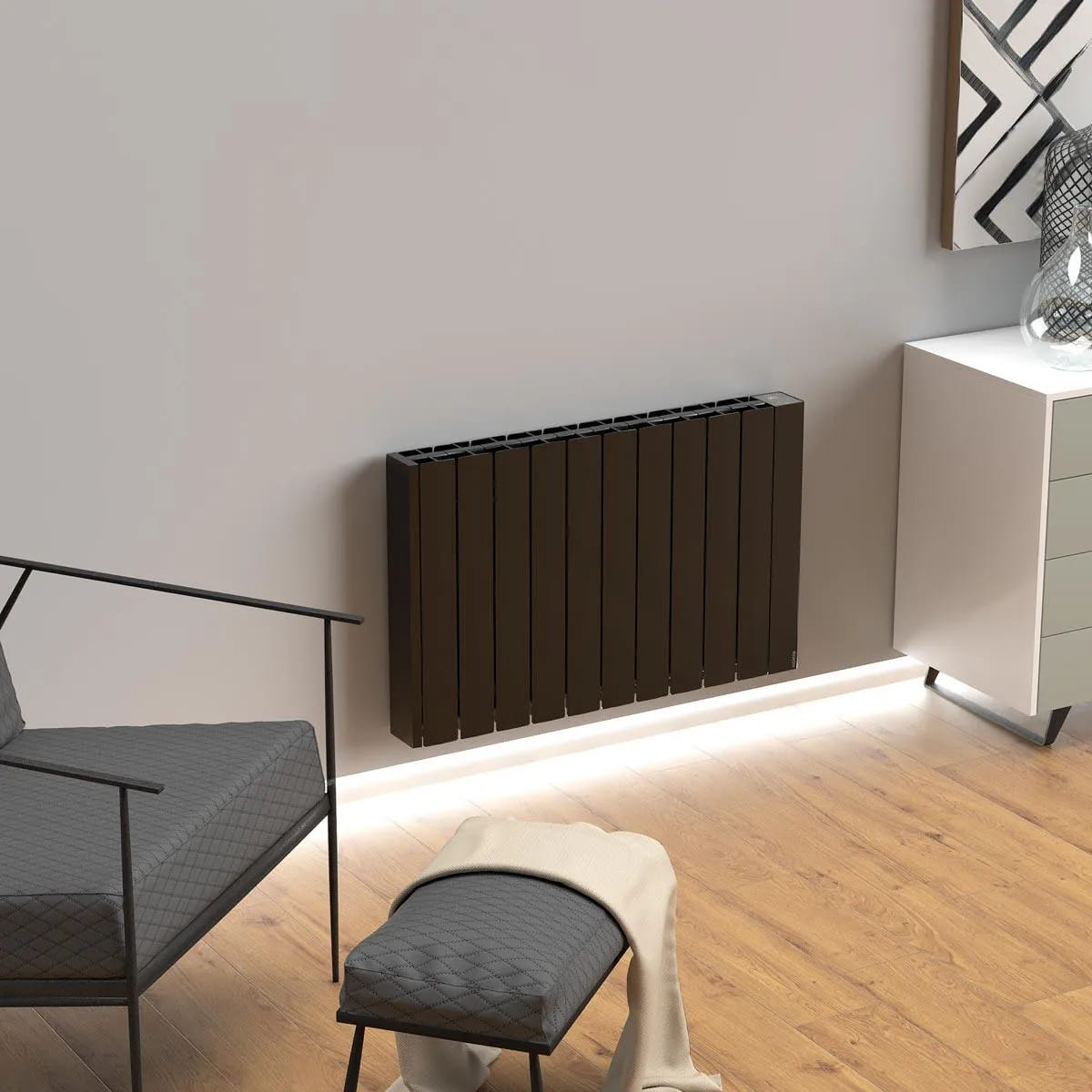 El radiador eléctrico con conexión WiFi ROINTE Belize en color negro de Leroy Merlin