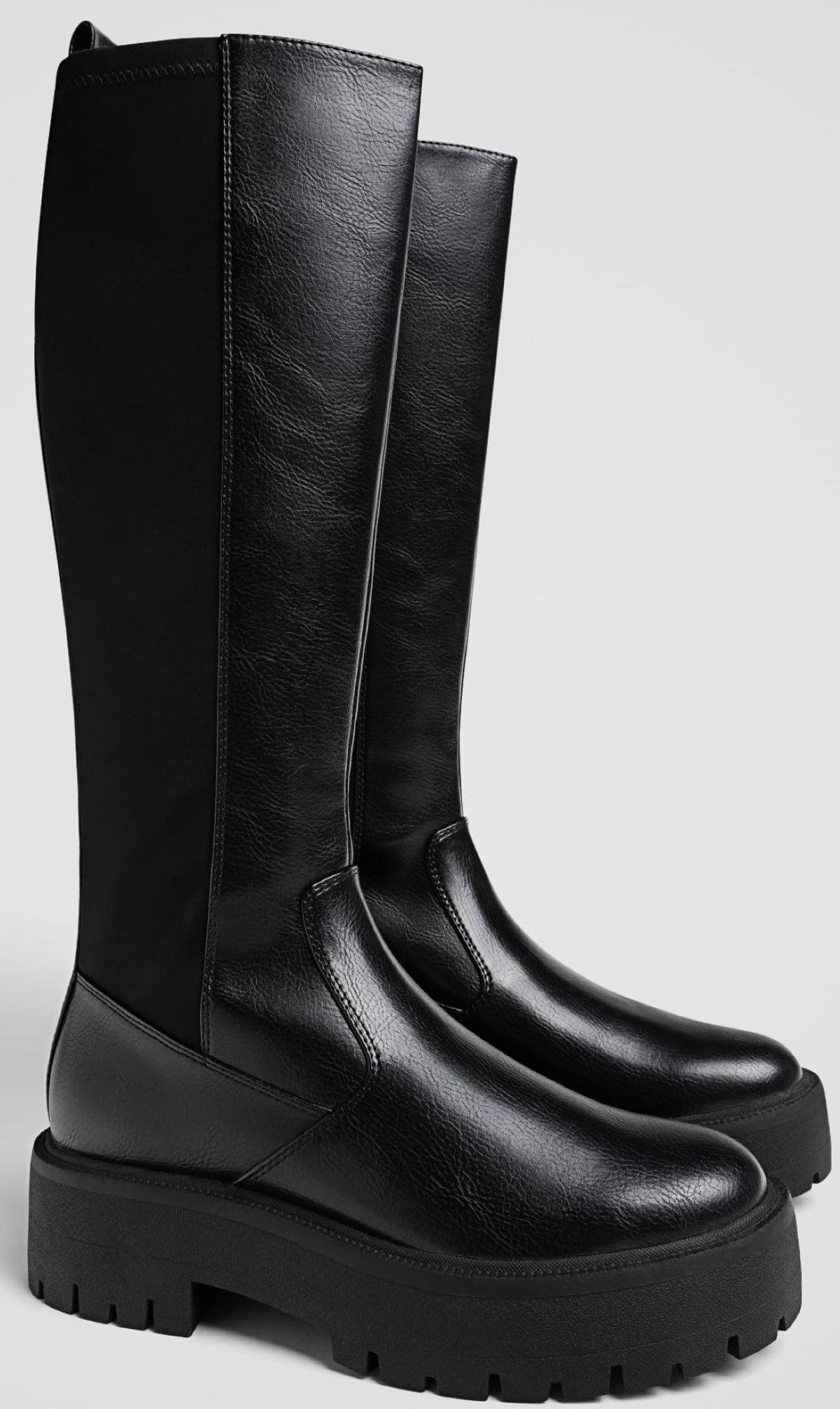 Botas altas planas de Stradivarius