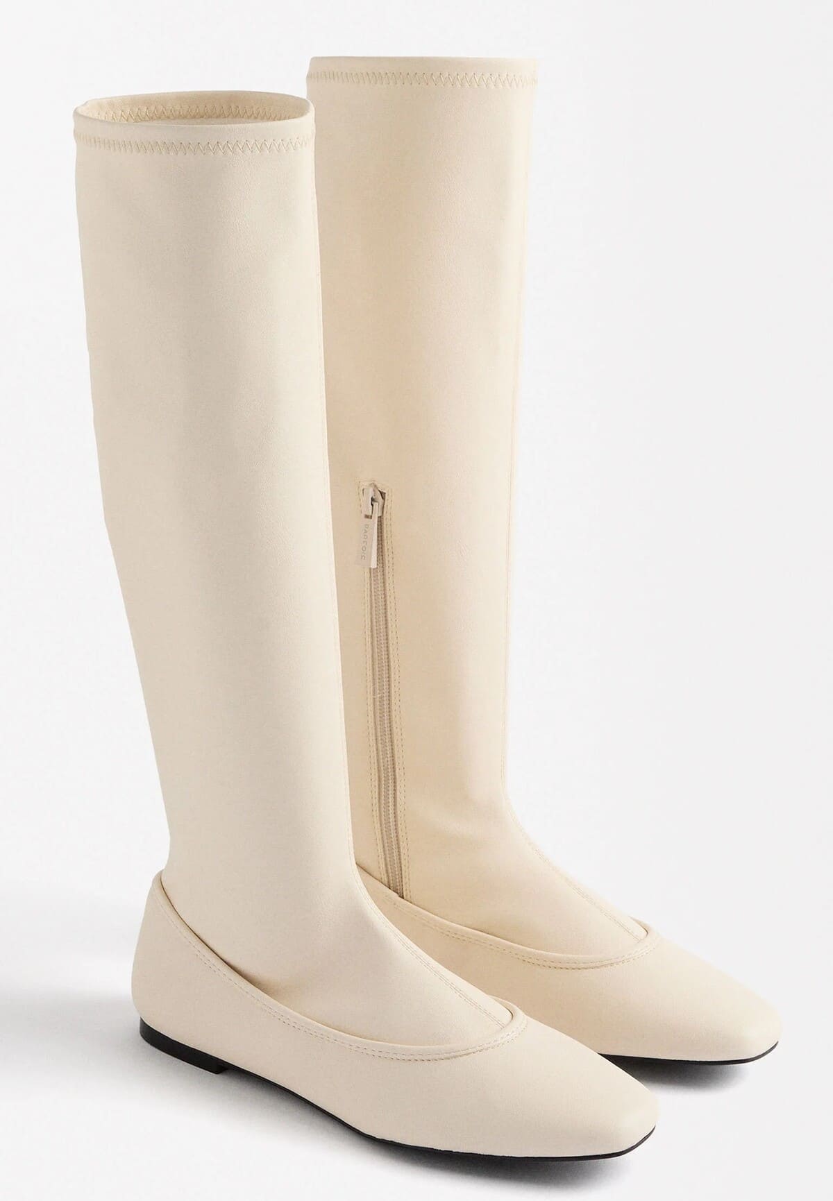 Botas planas y altas estilo bailarinas