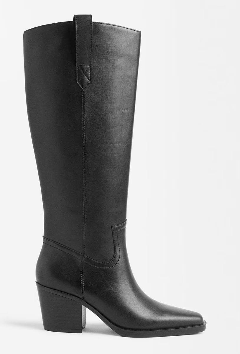 Botas de piel altas con puntera afilada en liso