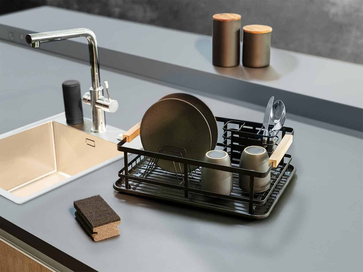 Escurreplatos con aplicaciones de madera Wenko