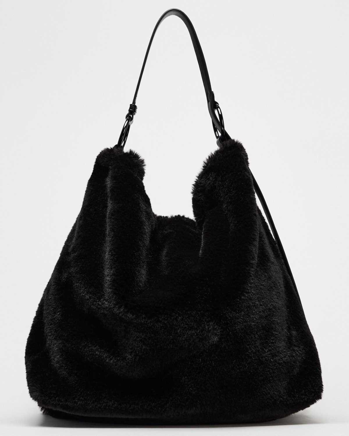 Bolso saca efecto pelo de Zara