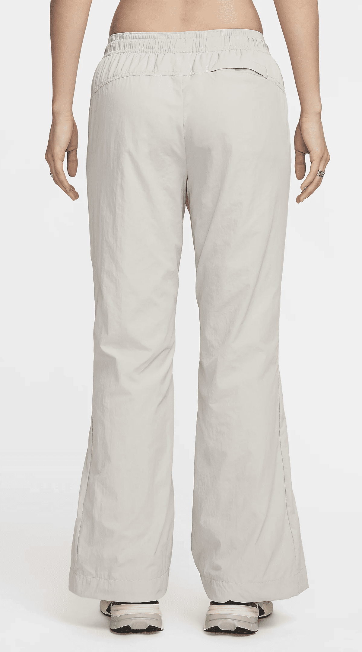 El pantalón Repel de talle medio con cremallera Nike Sportswear Collection