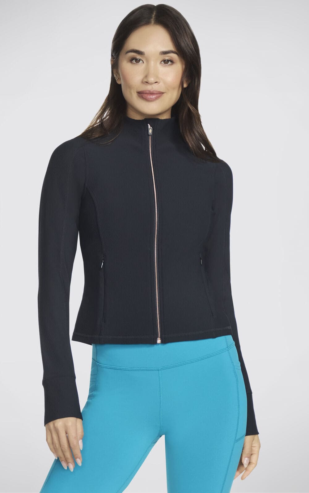 La chaqueta con cremallera GO FLEX Rib Jacket en color negro de Skechers