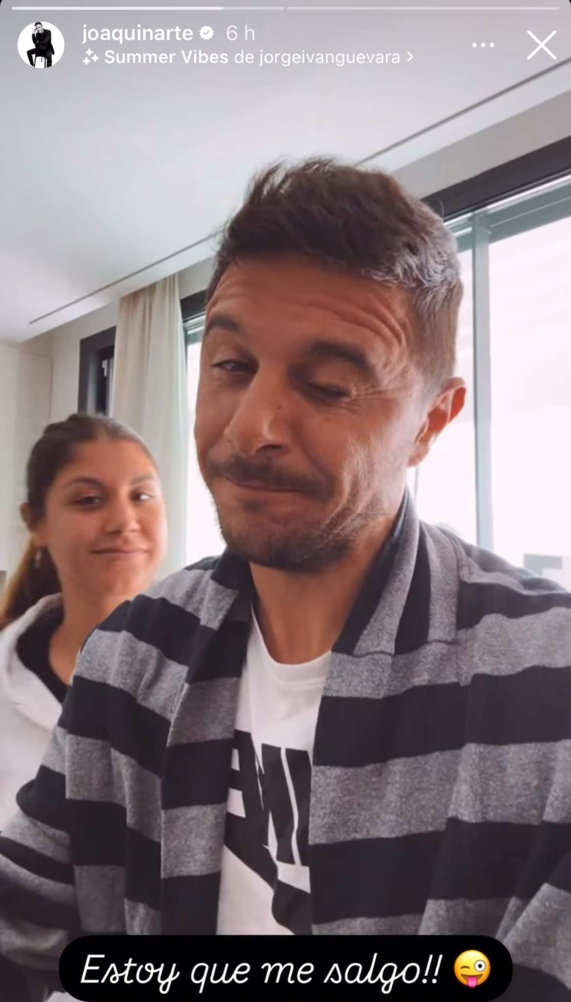 Joaquín Sánchez junto a su hija Daniela en la cocina de su casa | @joaquinarte