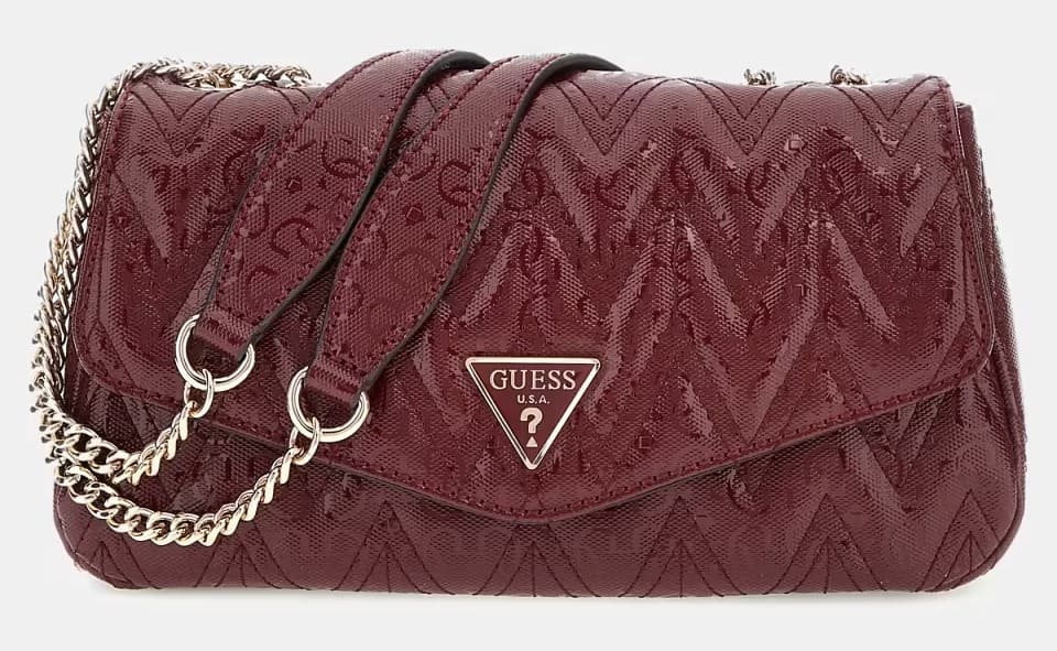 El nuevo bolso tipo bandolera Adelard con logotipo 4G charol de Guess