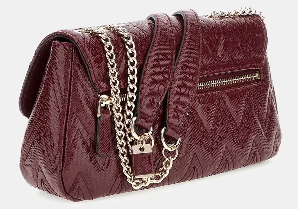 El nuevo bolso tipo bandolera Adelard con logotipo 4G charol de Guess