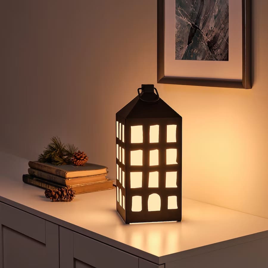 El nuevo adorno de mesa LED en forma de casa STRÅLA de Ikea