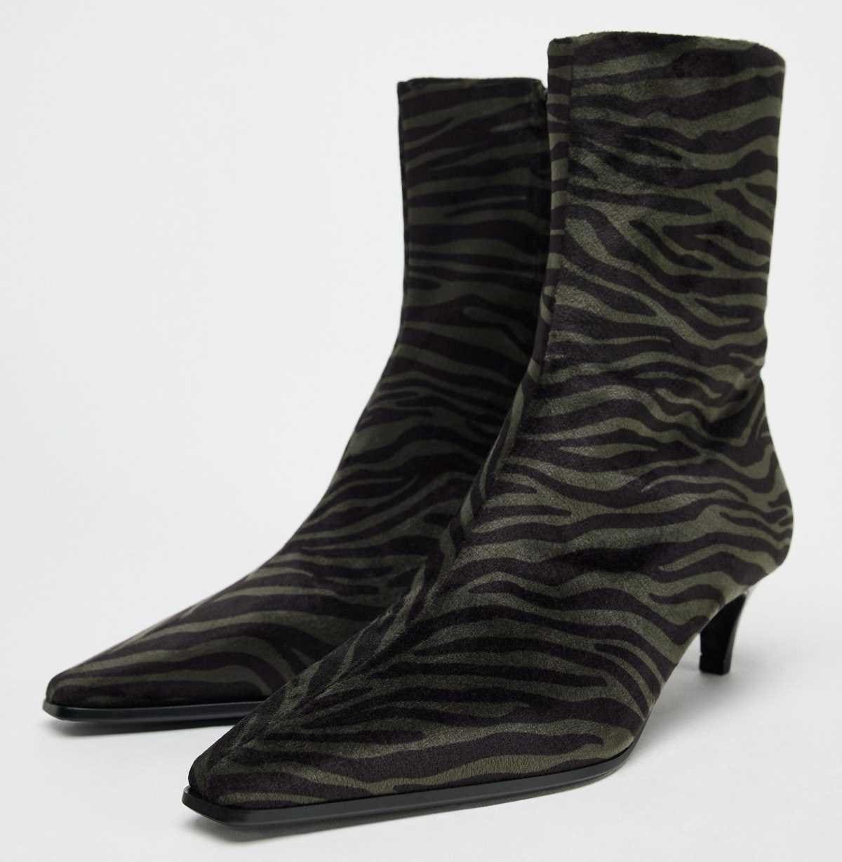 Botín soft estampado animal de Zara