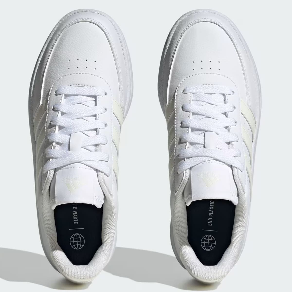 Las versátiles zapatillas Breaknet 2.0 en color blanco de Adidas