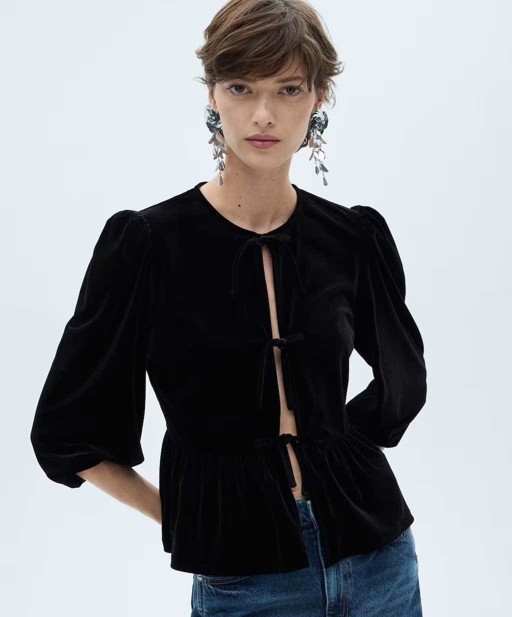 Blusa terciopelo lazos de Mango