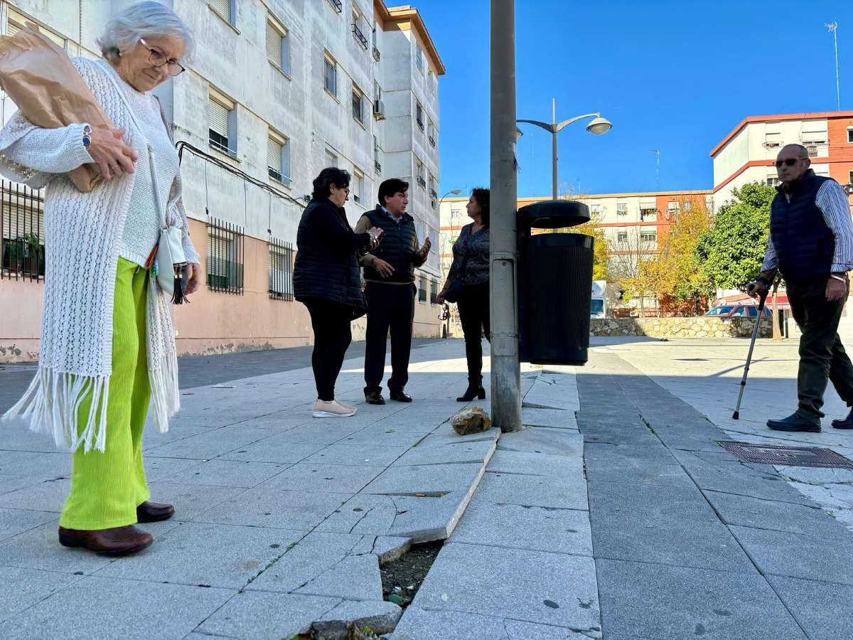 Antonio Fernández, portavoz de VOX en Jerez en la Plaza de los Naranjos