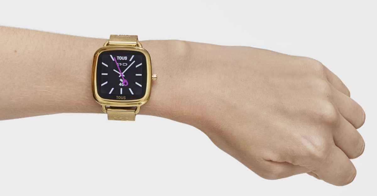 Reloj smartwatch con brazalete de acero IPG dorado D-Connect de TOUS