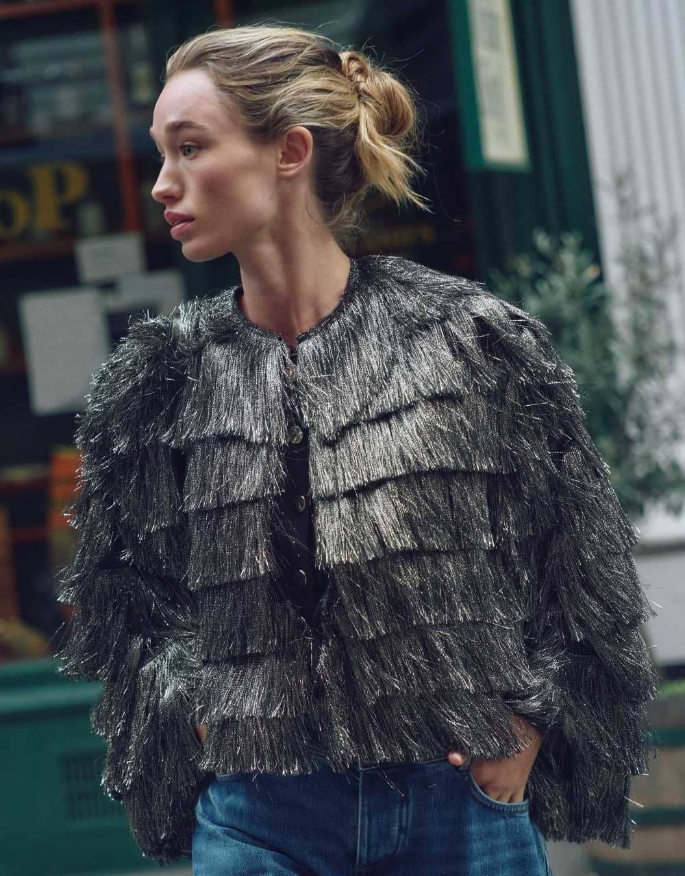 Cazadora flecos hilo metalizado de ZARA