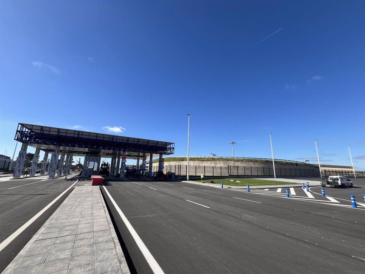 Acceso único al puerto de Huelva