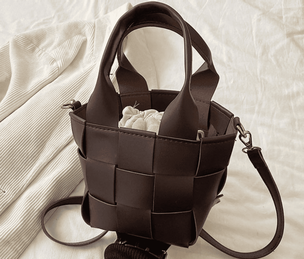 Bolso cubo pequeño con patrón