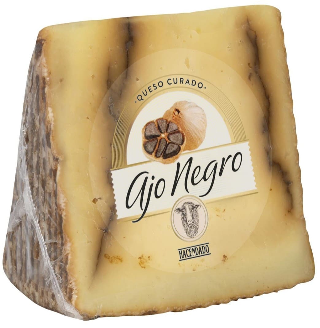 Queso curado de oveja con ajo negro Hacendado