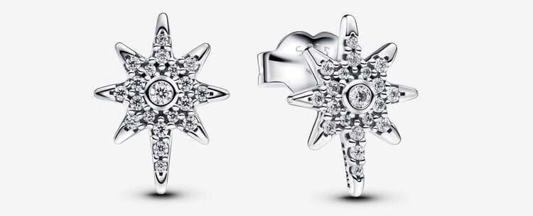 Los pendientes de botón en forma de estrella polar brillante de Pandora