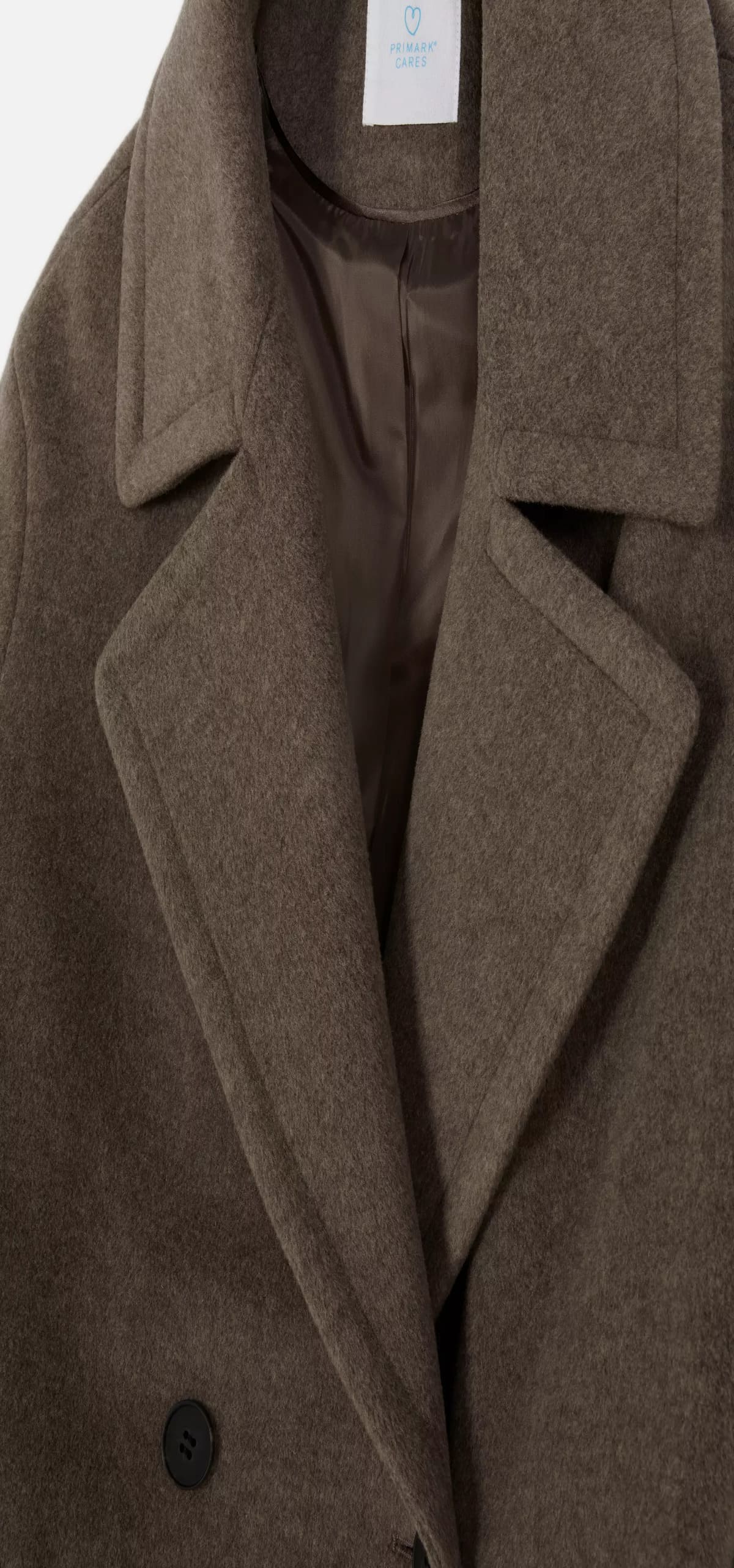 El abrigo de doble botonadura de Paula Echevarría en Primark