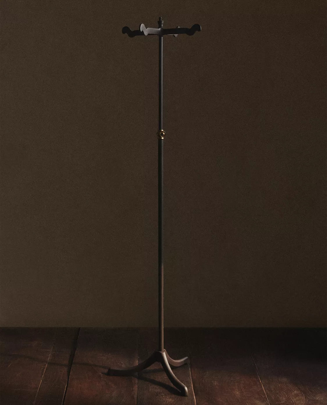 Perchero ajustable de metal efecto envejecido