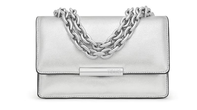 El nuevo bolso bandolera pequeño en color plata Audree Leather de Tous