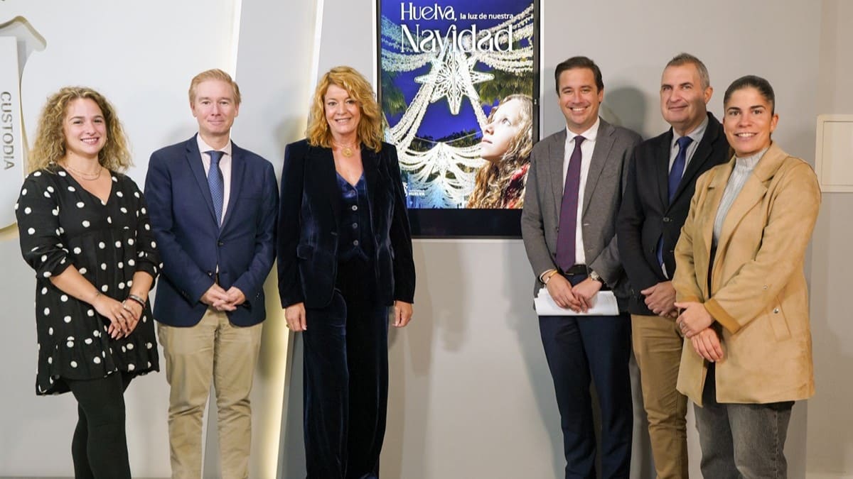 La alcaldesa de Huelva, Pilar Miranda, durante la presentación de la programación de Navidad