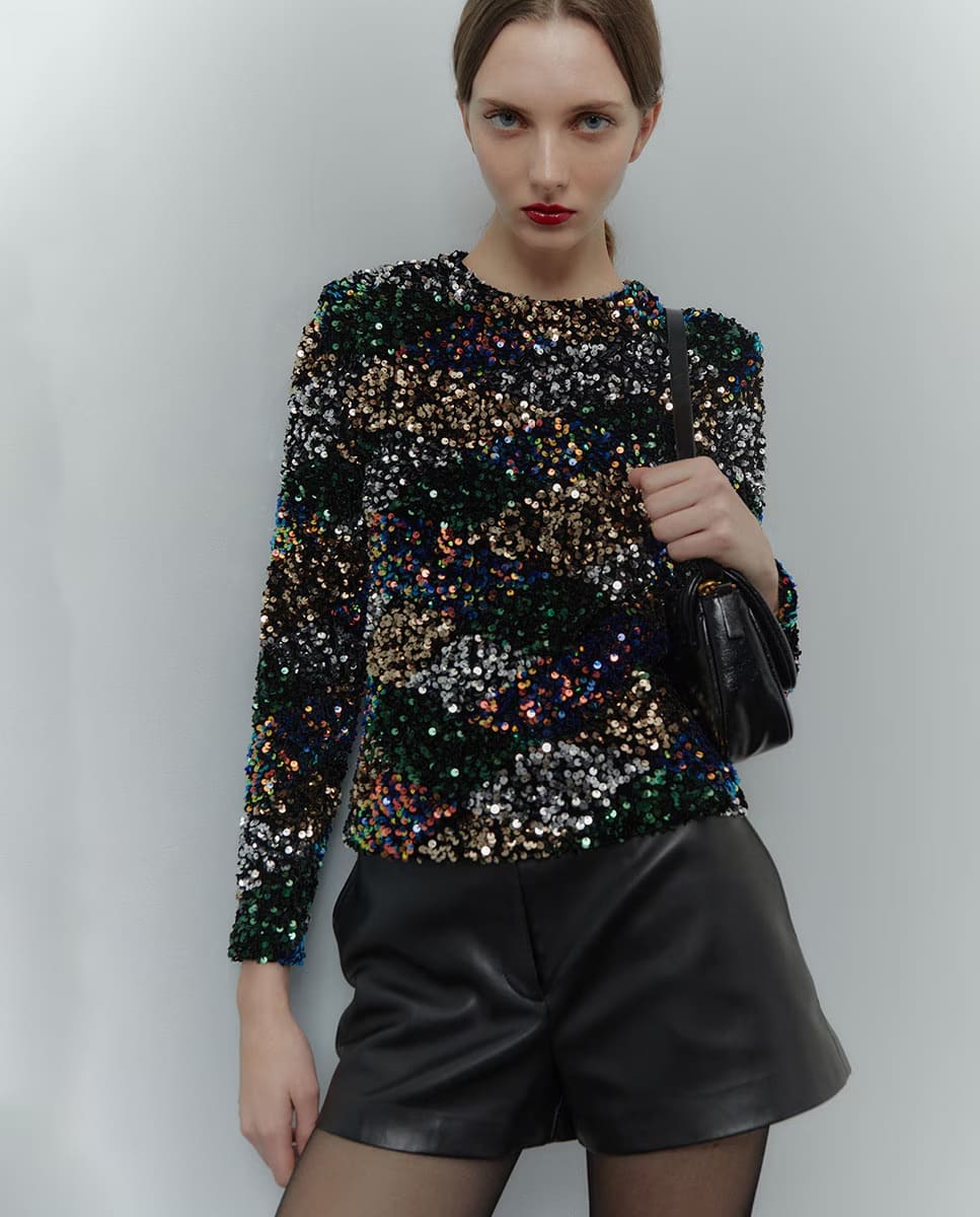 La nueva camiseta de lentejuelas rombo de Sfera en El Corte Inglés