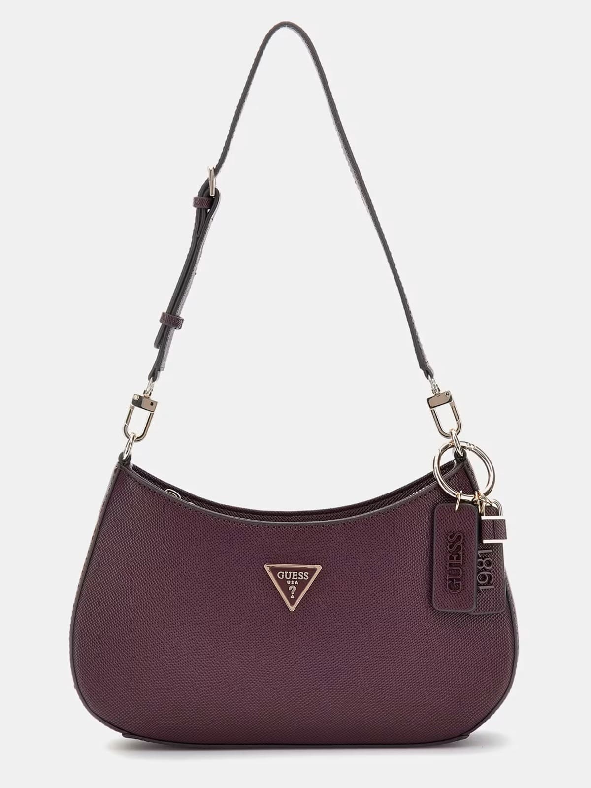 El bolso de hombro Noelle saffiano en color borgoña de Guess