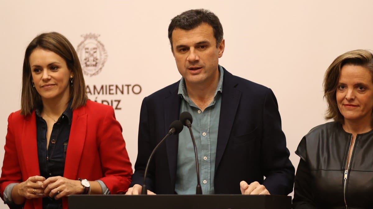 El alcalde de Cádiz, Bruno García, ha detallado los asuntos tratados en la Junta de Gobierno Local | Cristo García