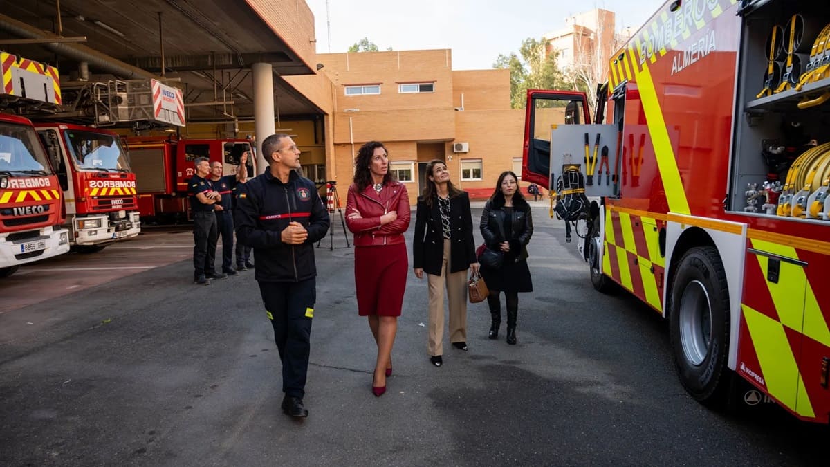 Visita de María del Mar Vázquez al parque de Bomberos
