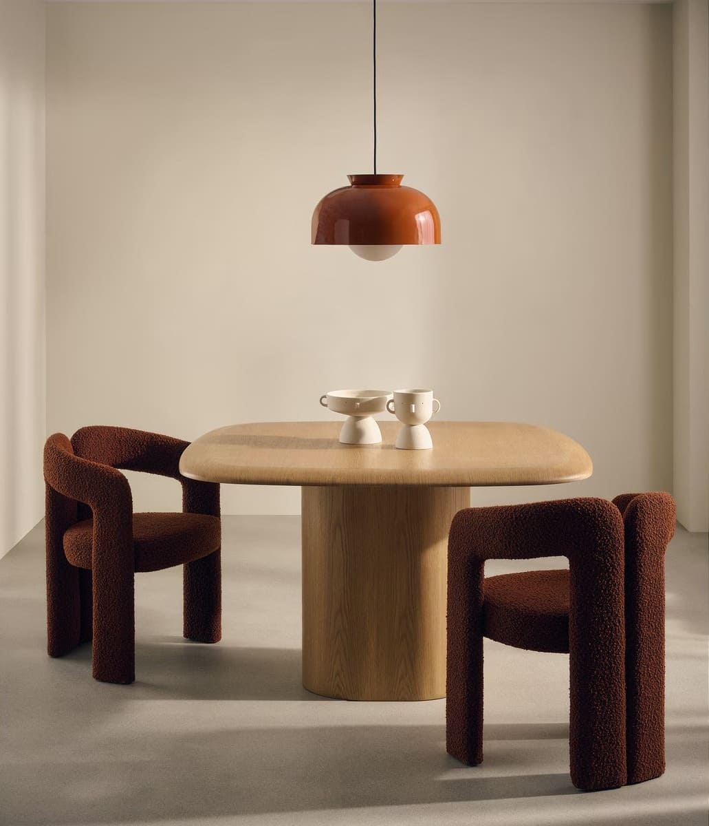 La nueva mesa de comedor Isak Room en color marrón natural de El Corte Inglés