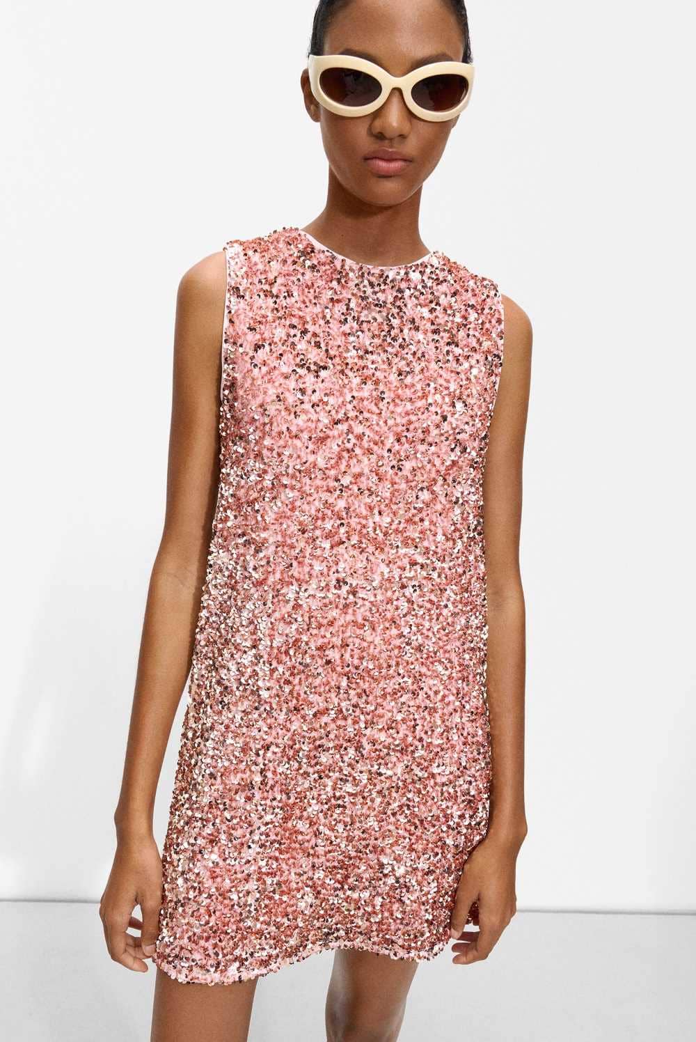 Vestido corto con lentejuelas de Parfois